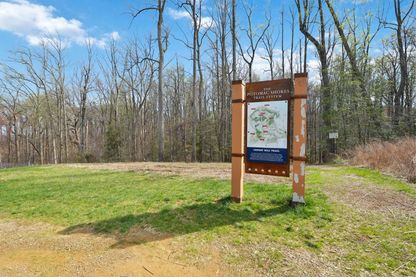 Potomac Shores trail systems sign